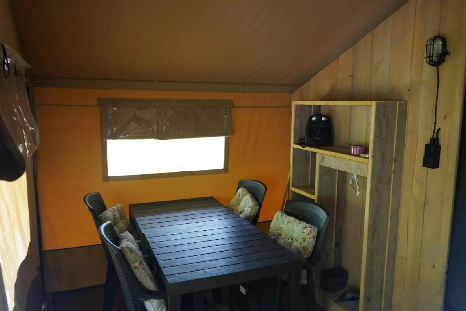 Camping Pittoresque Saint-Parthem